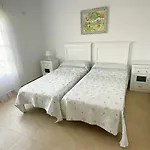 En Conil, Descansa Y Disfruta Bbq Aire Piscina Parking Vakantiehuis *